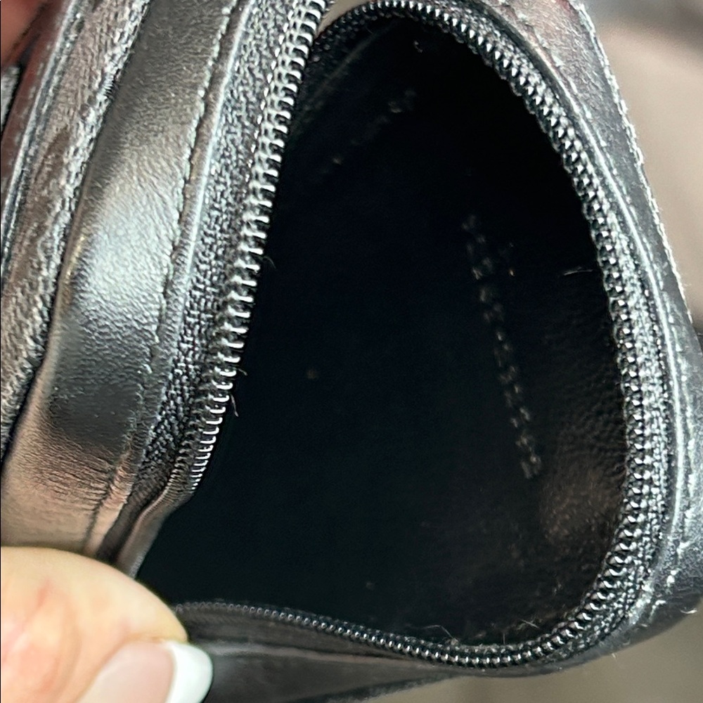 Gucci Authentic Case - Picture 10 of 16